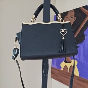 GROSSI Vegan Black Faux Pebbled Leather Gold Tone Hdwr Braided Handles Purse Bag